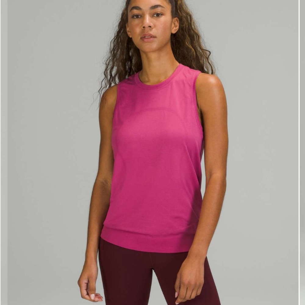 💜 Lululemon Swiftly Breathe Muscle Tank Top
Pink Lychee / Pink Lychee